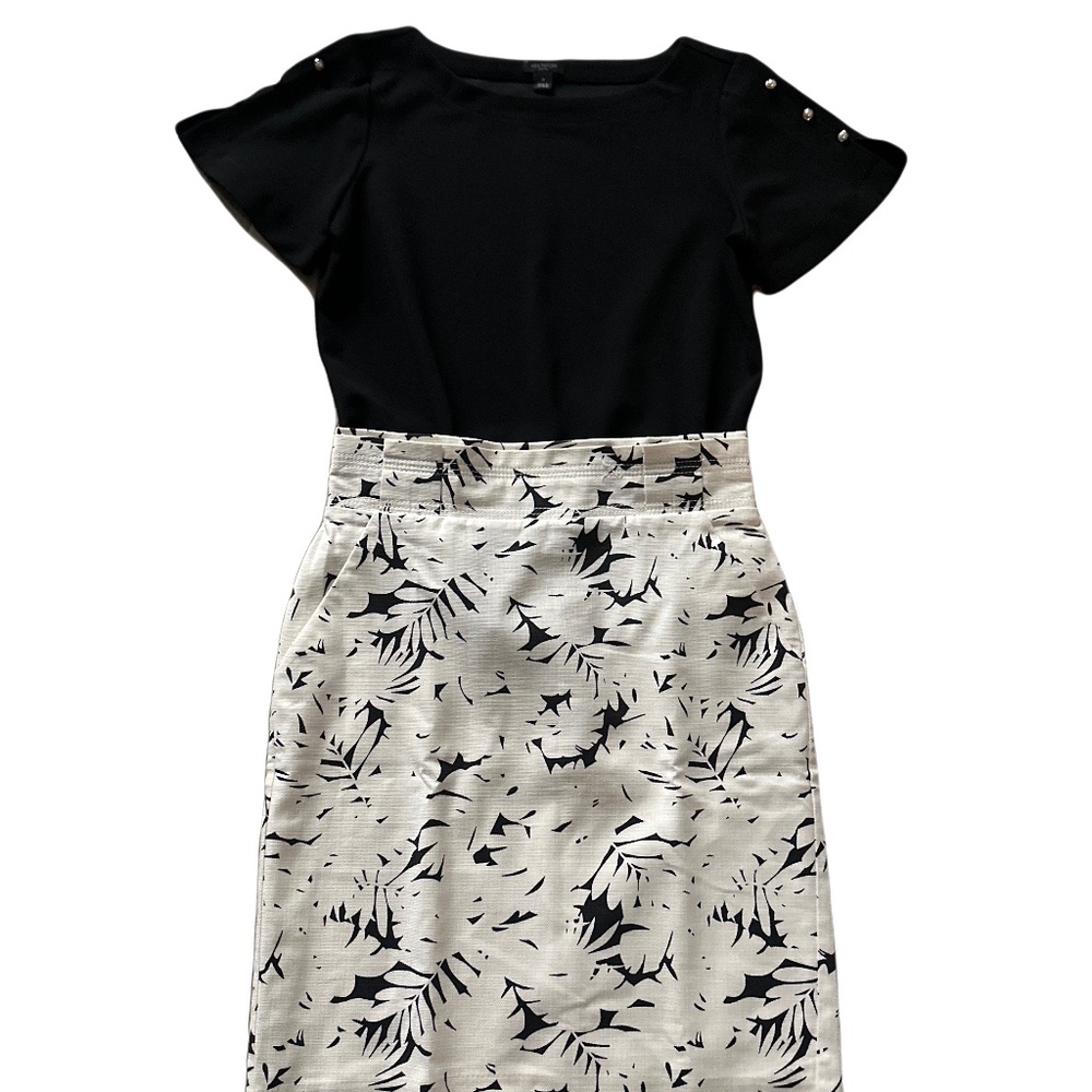 Ann Taylor Pencil Skirt, Size 4 Petite, Canvas Fabric (tops not included)